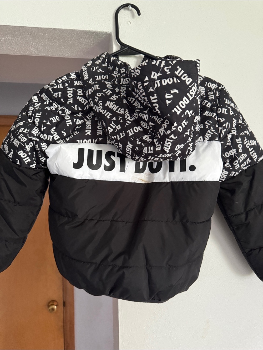 Boys Nike Jacket - Picture 2 of 5